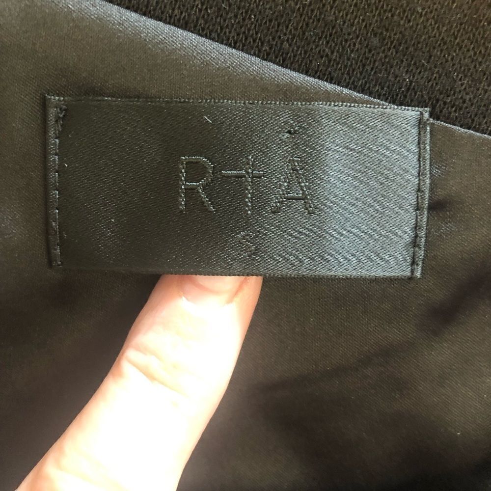 RTA Sleeveless Top - Picture 7 of 7
